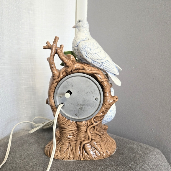 Vtg Eleco Bird Figurine Clock Electric Porcelain Tabletop Floral Tree Trunk - Picture 4 of 12